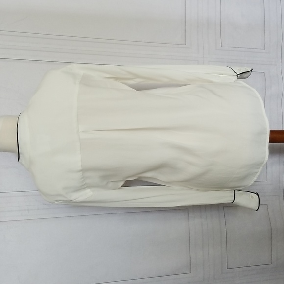 GAP Tie Neck Zen Top - Picture 6 of 15